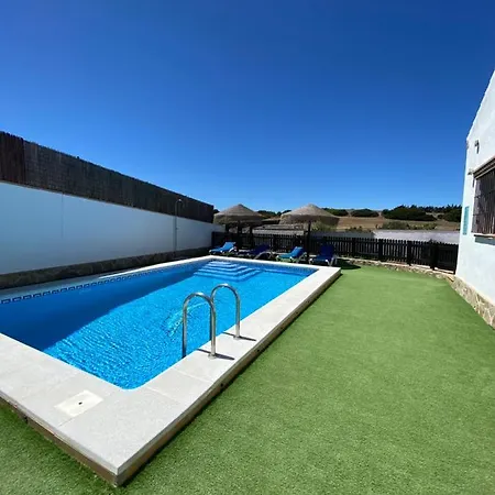 Holiday home Casa Rural Alpes Conil, Solo Familias
